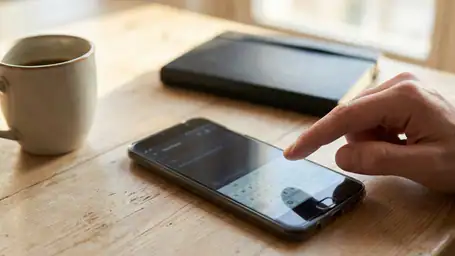 Microsoft SwiftKey AI Keyboard: Thông minh trong dự đoán, rối ở cách điều khiển header